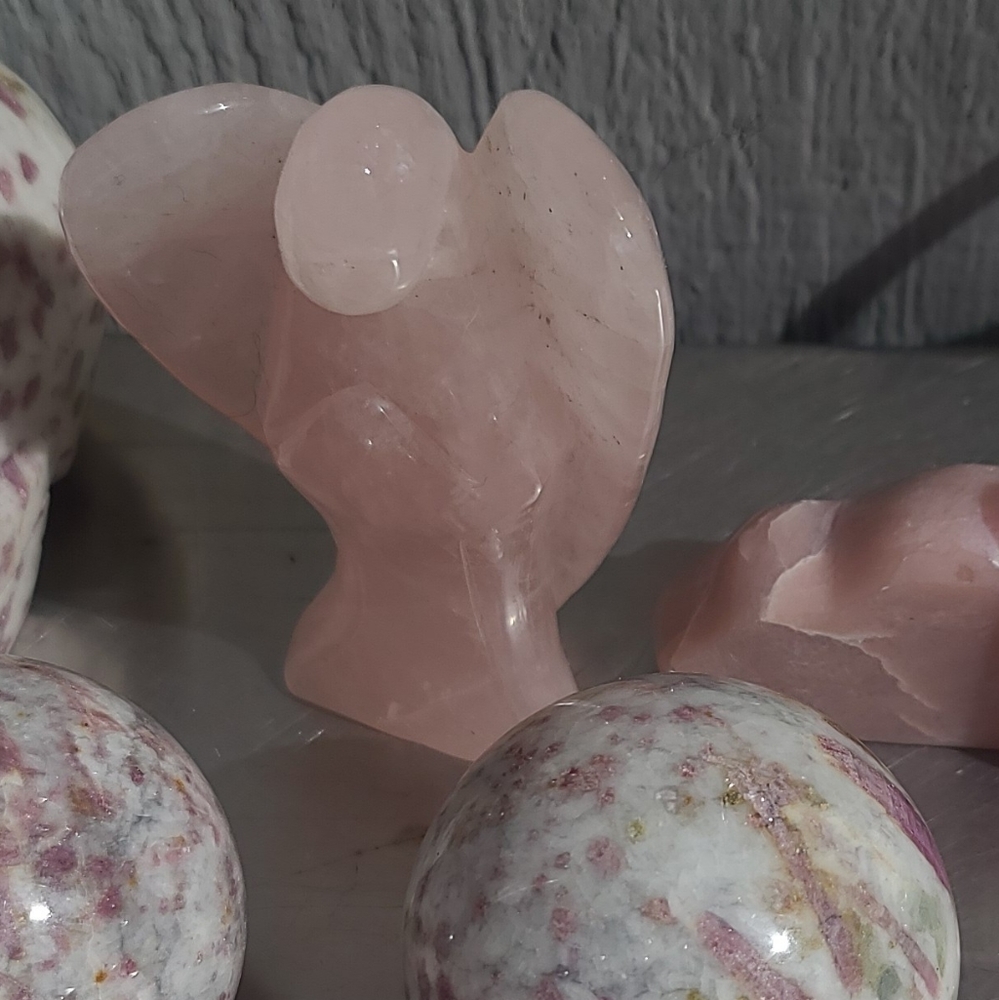 SOLD!Beautiful Pink quartz Guardian Angel 5" - Picture 5 of 8